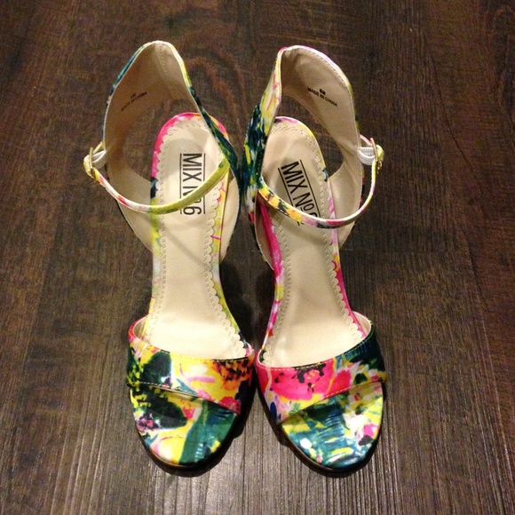 Multi colored stiletto - Picture 4 of 4