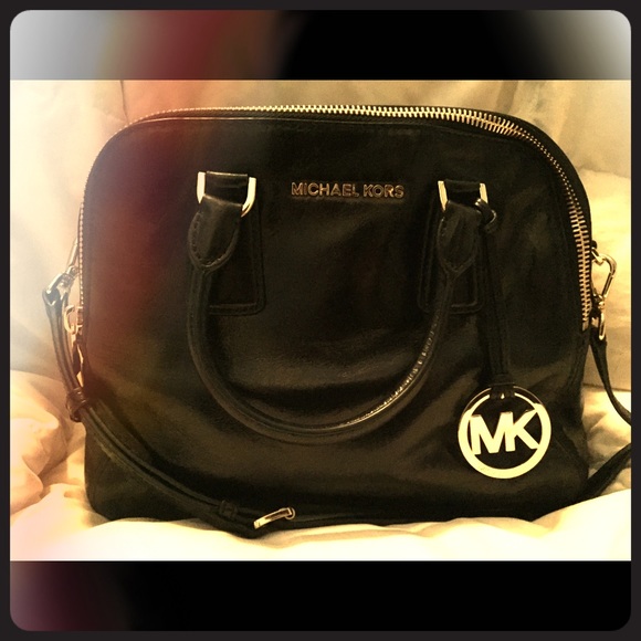 Michael Kors satchel type handbag