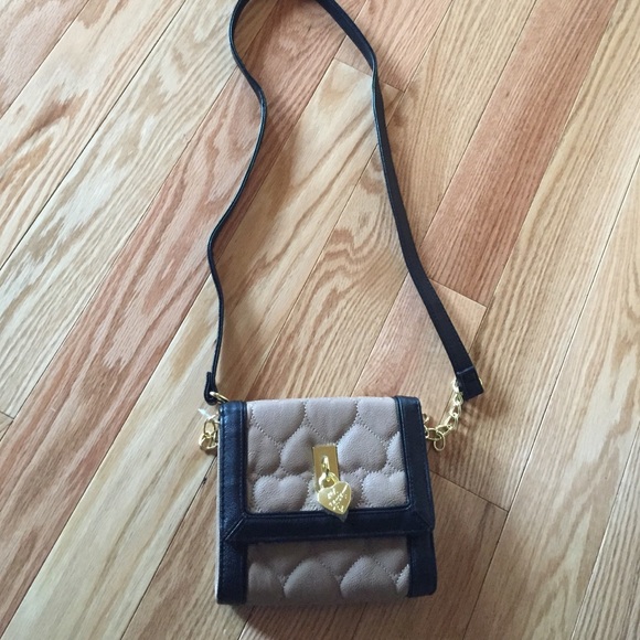 Betsey Johnson Handbags - 💗final price💗️NWT Betsey Johnson cross body