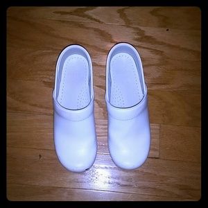 White 7.5 Women's Dansko Shoes