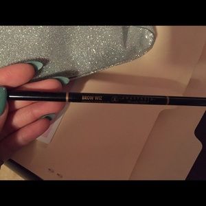 Anastasia Beverly hill brow wiz