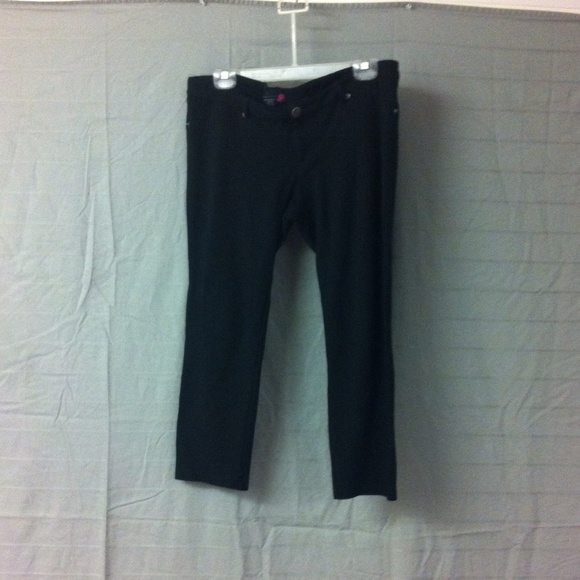 Large black stretchy capris