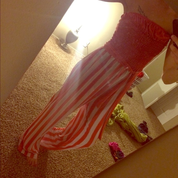 Orange/pinkish jumper or romper