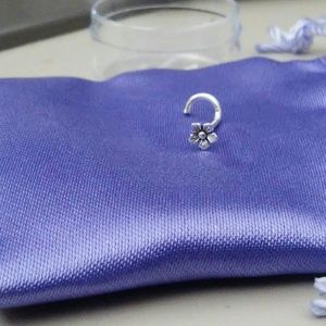 Brand new flower stud nose ring (2)