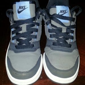 Only used 3 times Boy's Nike Shoes