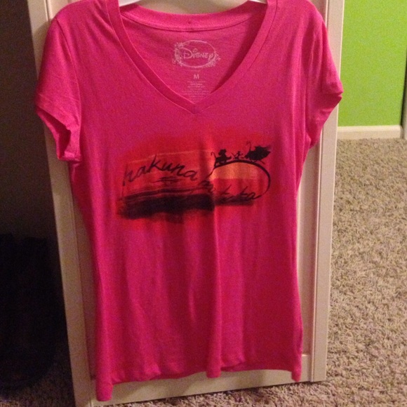 Hakuna matata Tshirt never worn!