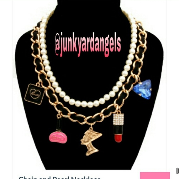 CHAIN AND PEARL NECKLACE