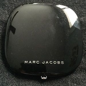 Marc Jacobs Perfecting Powder in "300 Beige"