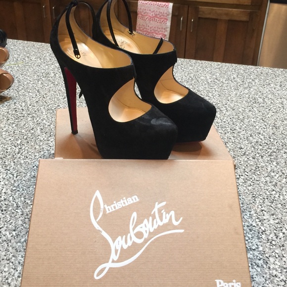 Christian Louboutin Shoes - Final price drop before being sold to online shop