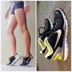 Black Nike Free Fit 2