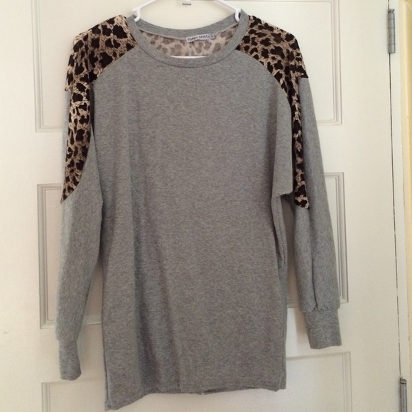 Oversized grey long sleeve tshirt