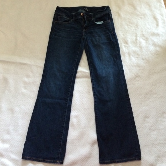 American Eagle size 8 short