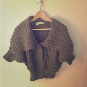 Stella McCartney cropped sweater. olive green sz S