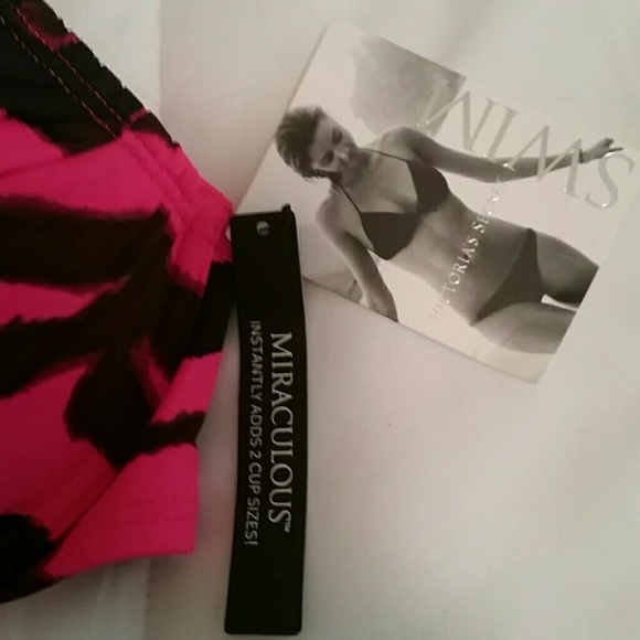 ❗SOLD❗⭐NWT VS  Miraculous Bikini Top 32B - Picture 2 of 3
