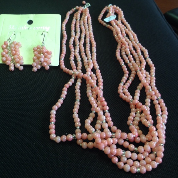 Pink set of necklace and earrings