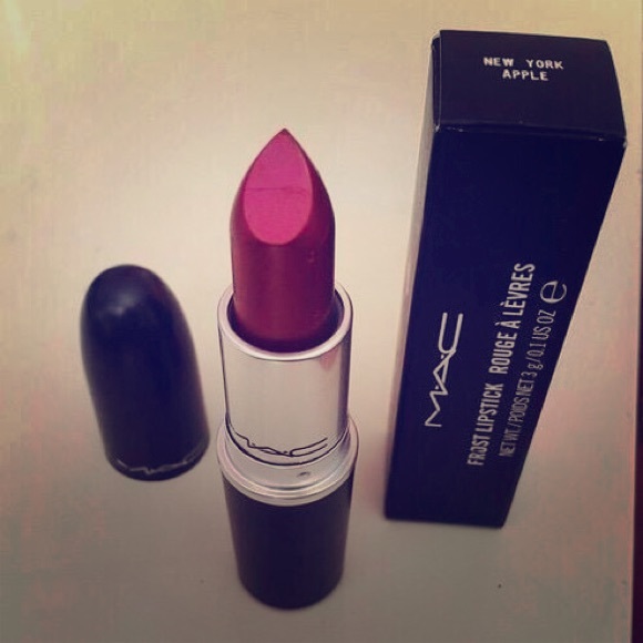 Mac Lipstick ( Newyork Apple )