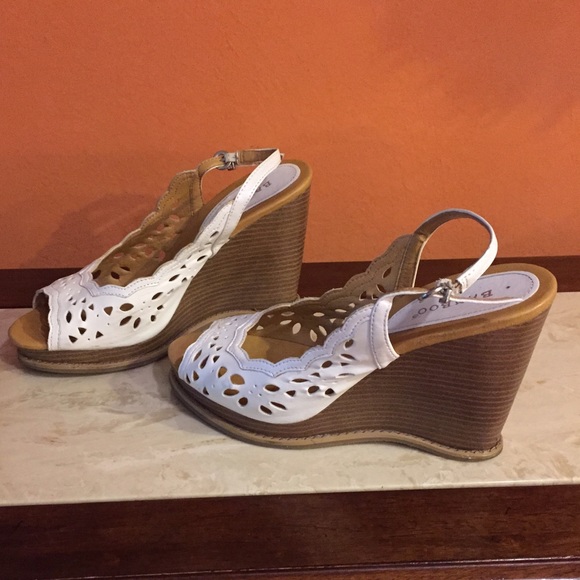 Shoes - Picture 2 of 3
