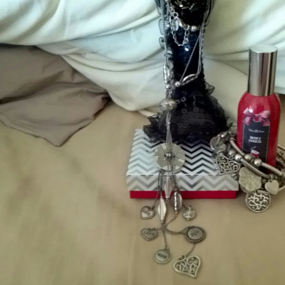 Necklace n bracelate