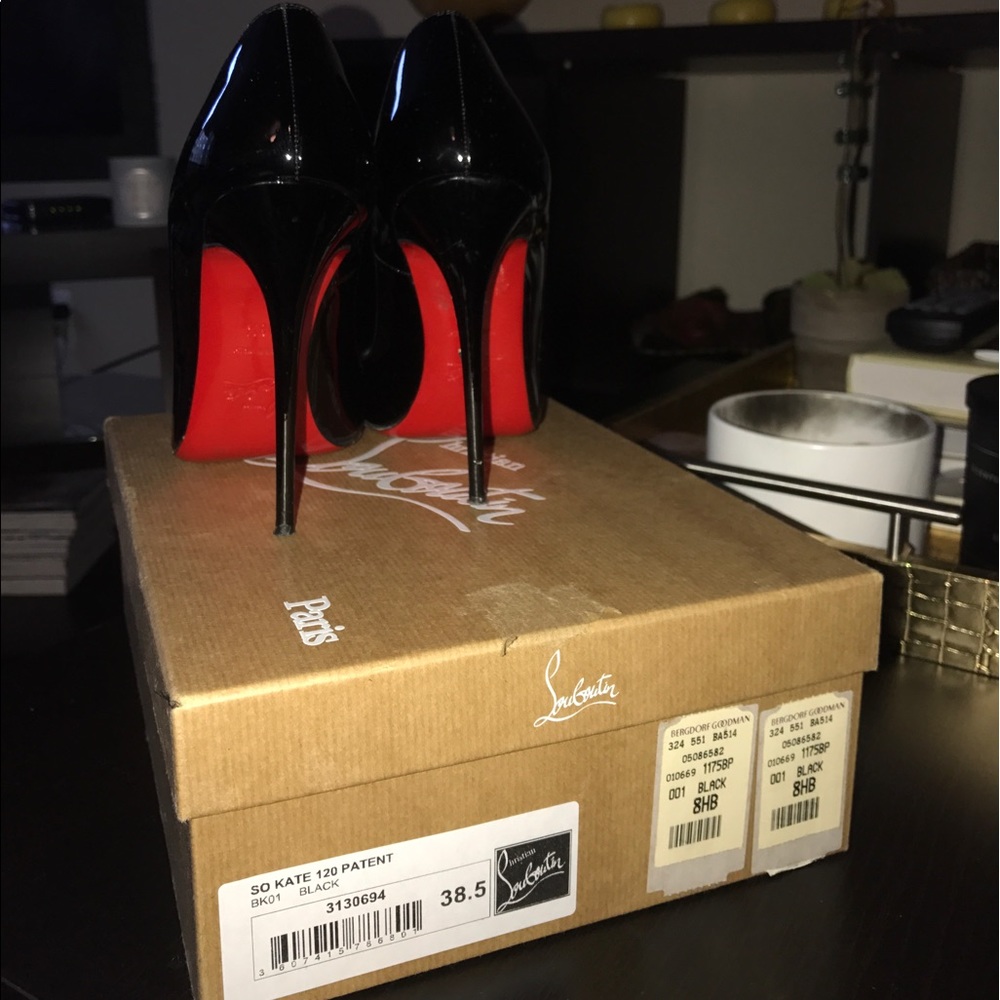 Christian Louboutin So Kate 38.5
