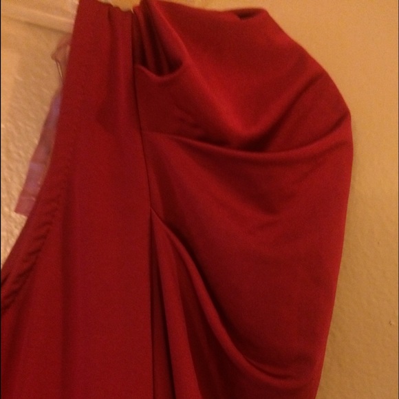 SEXY RED DRESS - Picture 3 of 3