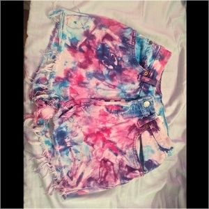 Tie dye Levi shorts