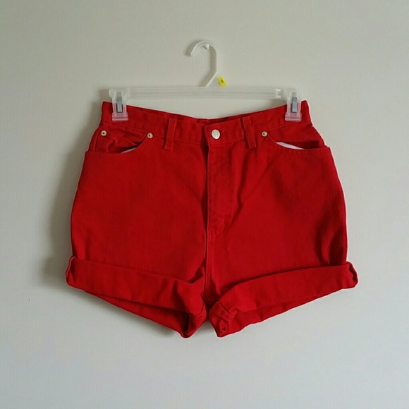 ❎SOLD ON VINTED❎Red high waisted shorts