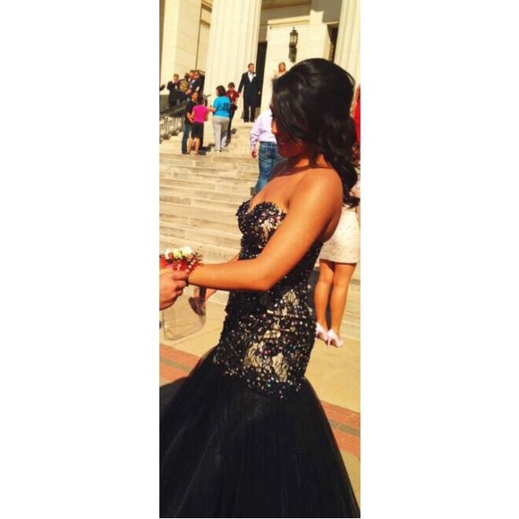 PROM DRESS - Picture 2 of 4