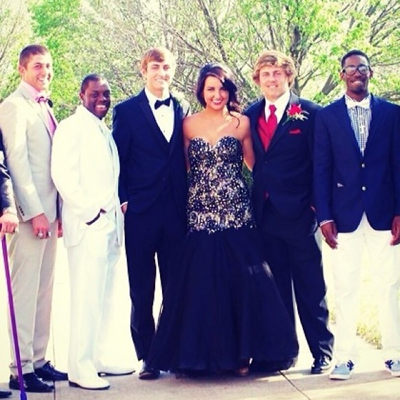 PROM DRESS - Picture 3 of 4