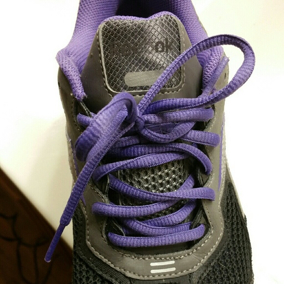 Reebok zig tech I wear women's 9