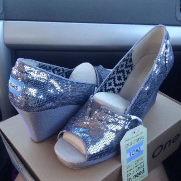 Brand New Tom Wedges Size 9
