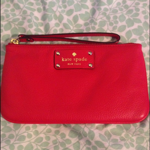 Authentic Kate Spade Wristlet - Picture 1 of 4