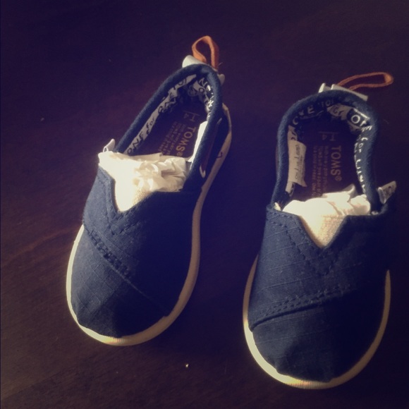 Toddler unisex toms brand new