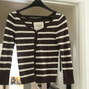Cute light super soft sweater by Abercrombie
