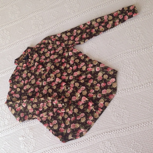 DONATING SOON 50% OFF Floral long sleeve blouse