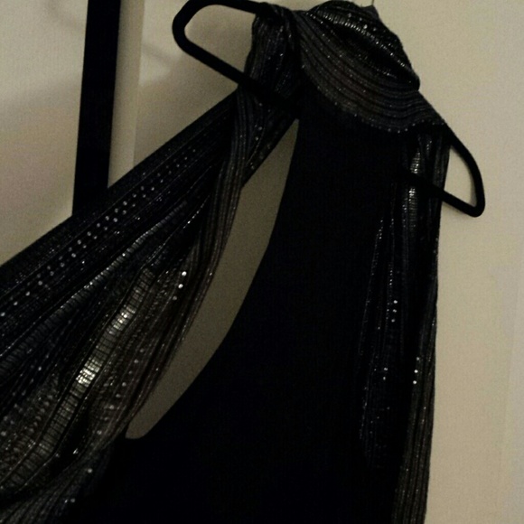 Top - Picture 2 of 3