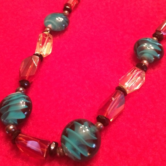 ❌SOLD❌ Very pretty necklace and earring set - Picture 2 of 3