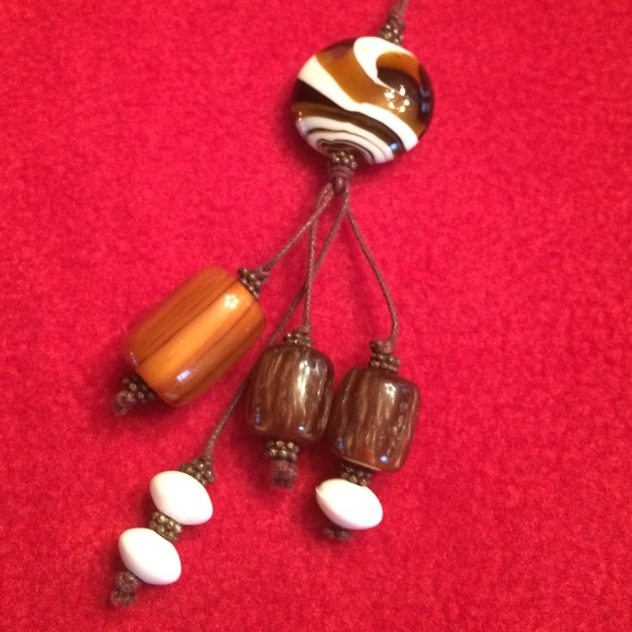 ❌SOLD❌ Unique statement necklace - Picture 2 of 3