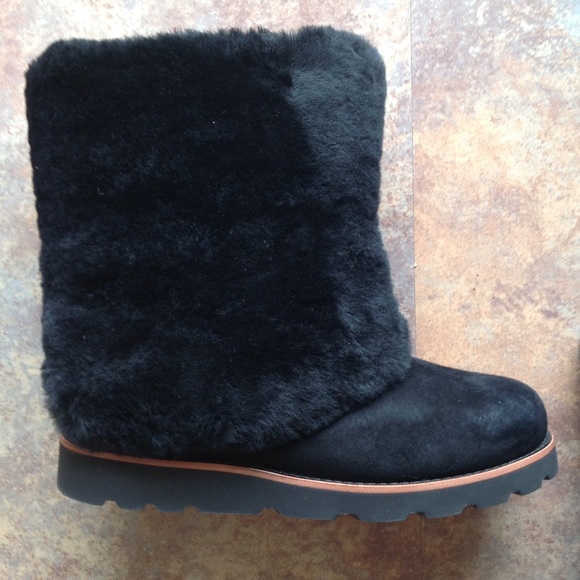 🌸SOLD🌸 NEW Maylin 3220 UGG black shearling boot - Picture 2 of 4