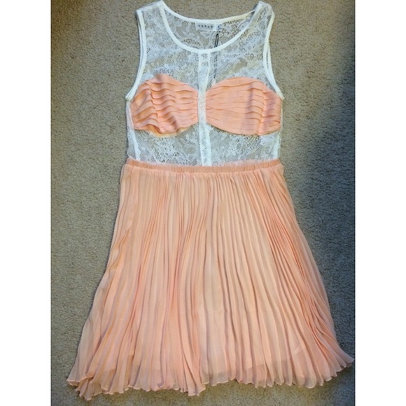 PacSun Dresses & Skirts - Peach laced dress