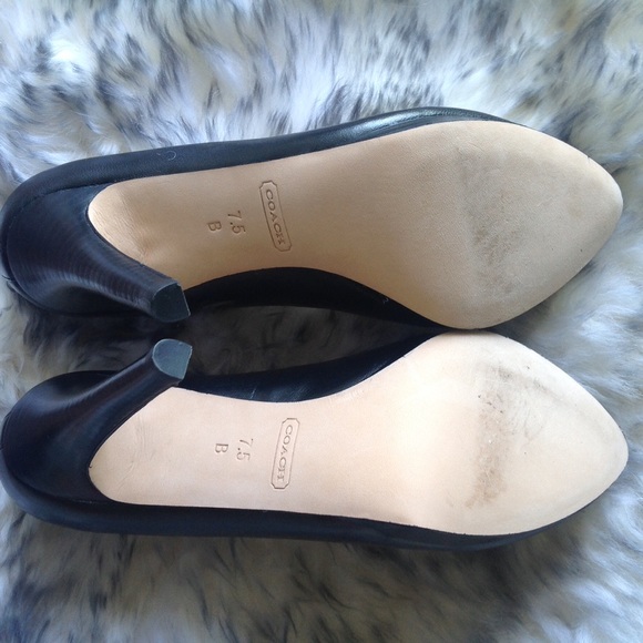 SOLD!! New COACH leather classic pumps black 7.5 - Picture 4 of 4