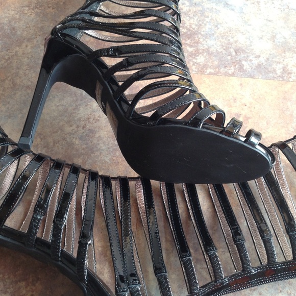 SOLD!πΈNEW JEFFREY CAMPBELL Tall black cage sandal - Picture 3 of 4