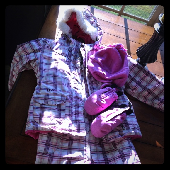 Girls snow set by ROXY