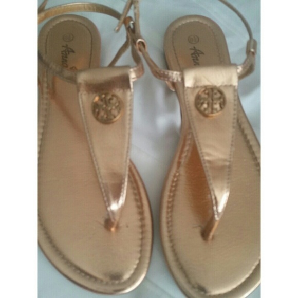 ROSE GOLD COLORED SANDALS