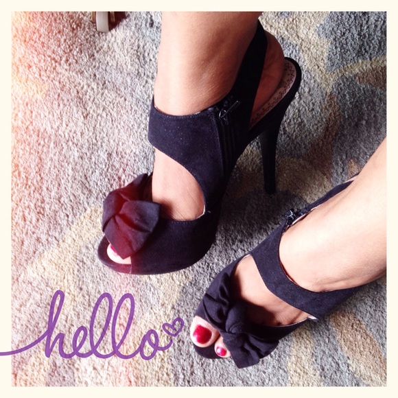 Suede peep toe black heel with bow