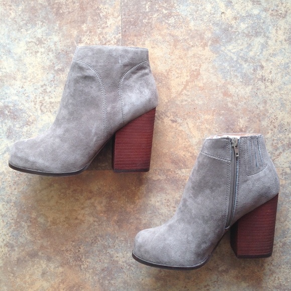 🌸SOLD🌸JEFFREY CAMPBELL NEW suede ankle booties - Picture 2 of 3