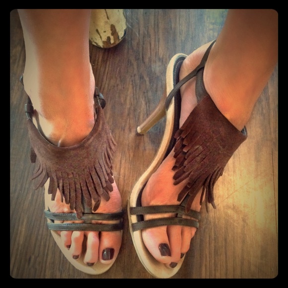 Kenneth Cole Reaction suede fringe sandal