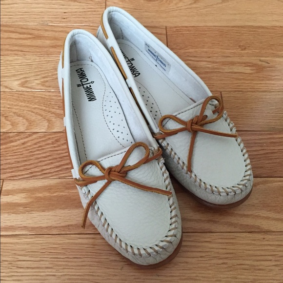 Minnetonka moccasins leather boat shoes