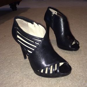 SOLD A fashionable and timeless Calvin Klein Heel