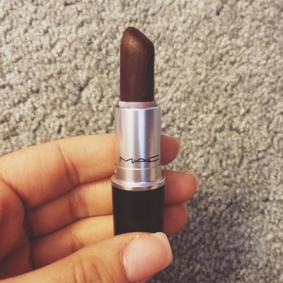 MAC "Lingering Kiss" matte lipstick!