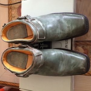 NWB FRYE Mule in Moss SZ 8.5